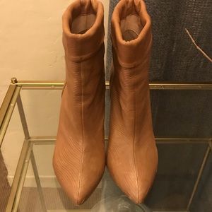 Loeffler Randall Emory/wave/ankle booty/11